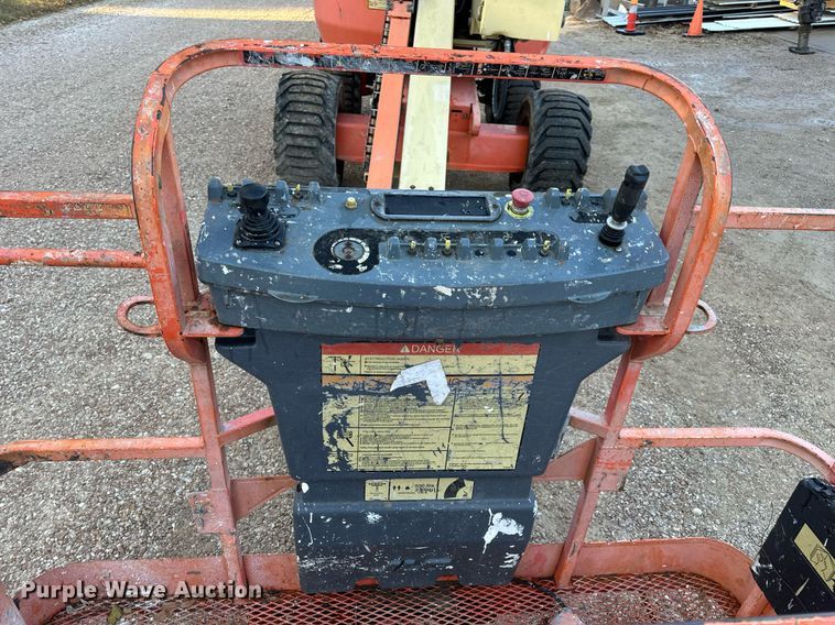 image for item EH7144 2005 JLG 450A Series 2 boom lift