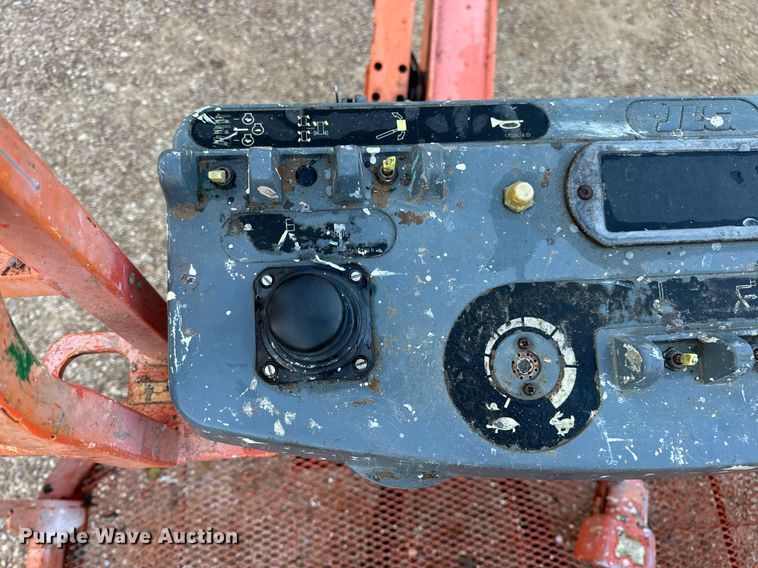 image for item EH7144 2005 JLG 450A Series 2 boom lift