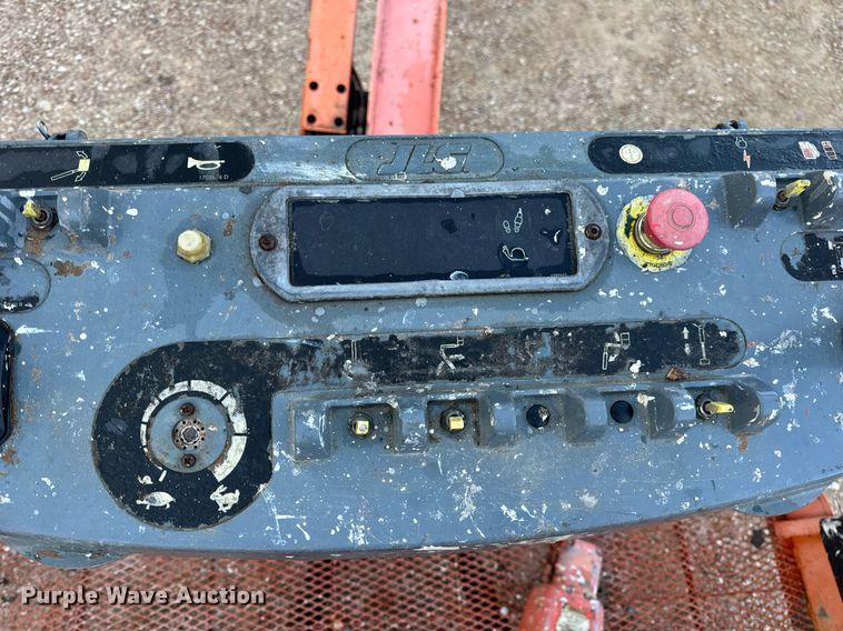 image for item EH7144 2005 JLG 450A Series 2 boom lift