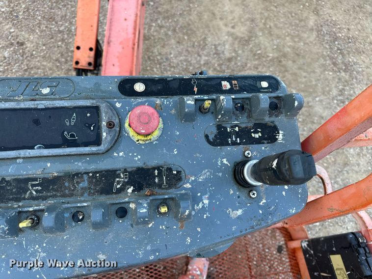 image for item EH7144 2005 JLG 450A Series 2 boom lift