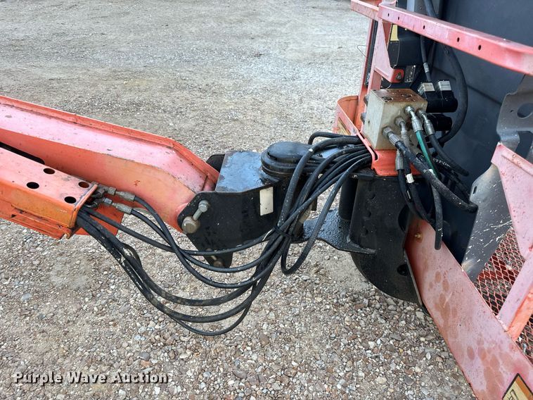 image for item EH7144 2005 JLG 450A Series 2 boom lift