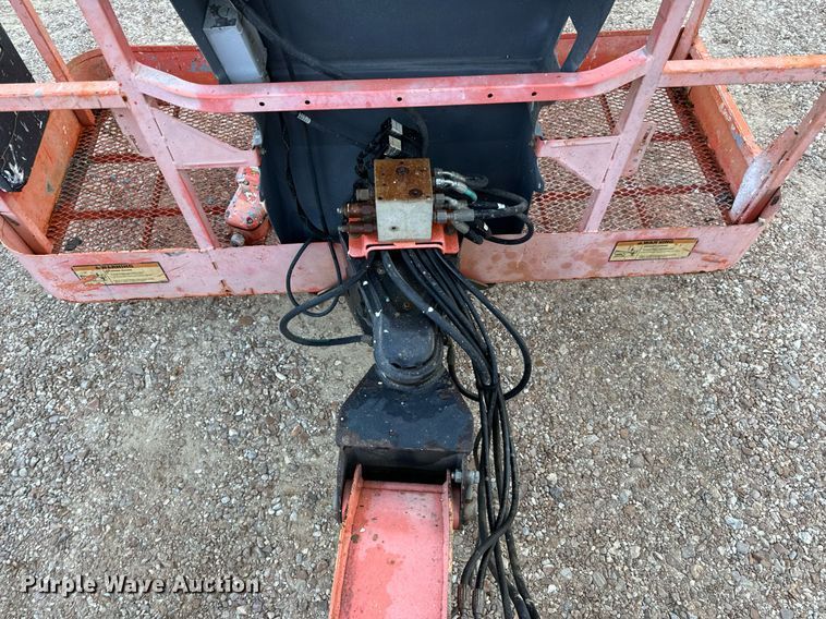 image for item EH7144 2005 JLG 450A Series 2 boom lift