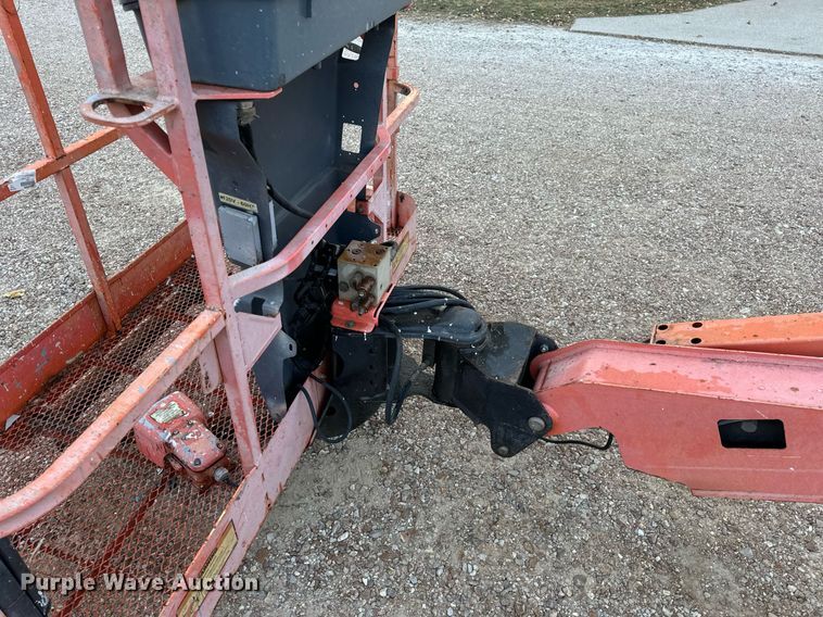 image for item EH7144 2005 JLG 450A Series 2 boom lift