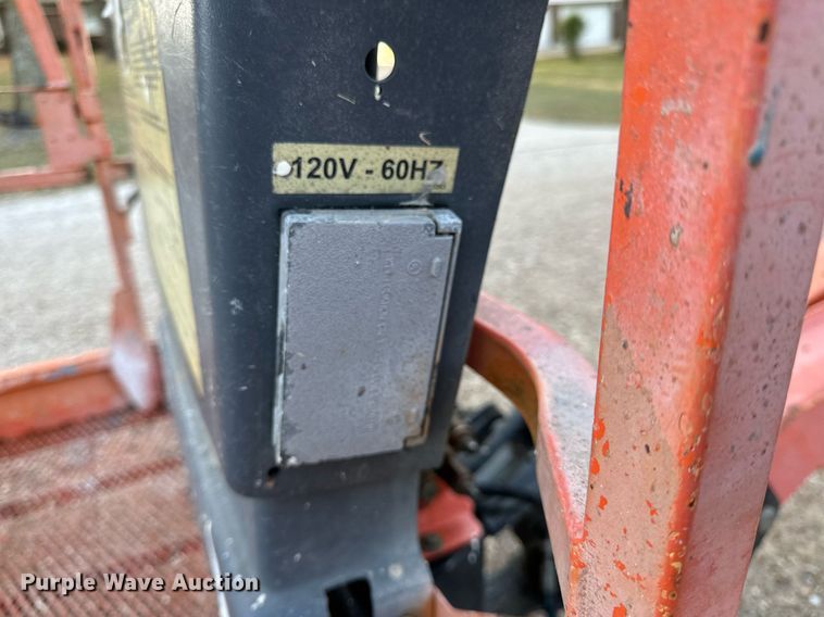 image for item EH7144 2005 JLG 450A Series 2 boom lift