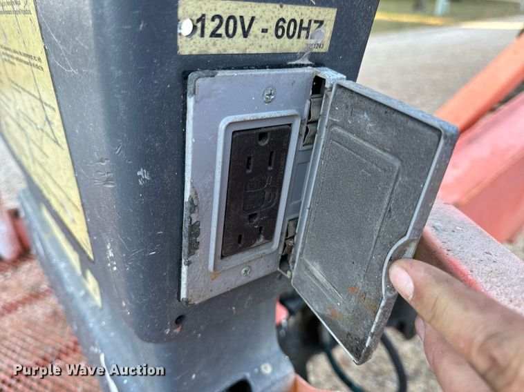 image for item EH7144 2005 JLG 450A Series 2 boom lift