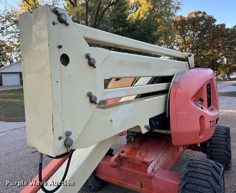 image for item EH7144 2005 JLG 450A Series 2 boom lift