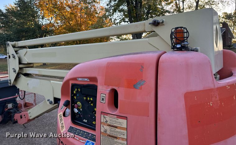 image for item EH7144 2005 JLG 450A Series 2 boom lift
