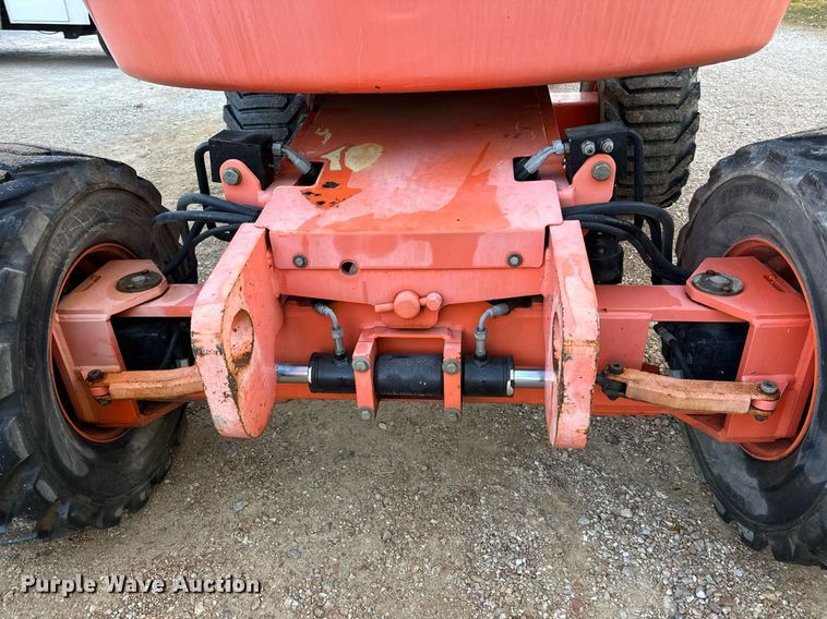 image for item EH7144 2005 JLG 450A Series 2 boom lift
