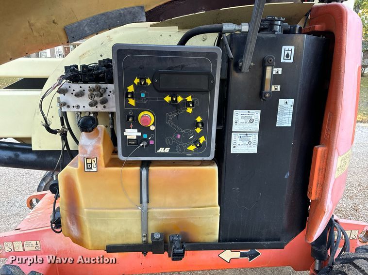 image for item EH7144 2005 JLG 450A Series 2 boom lift
