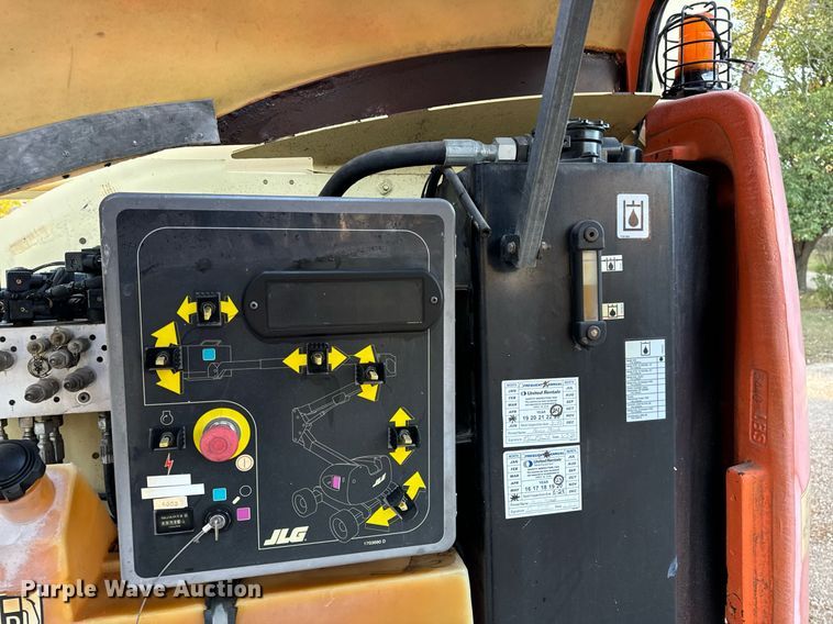 image for item EH7144 2005 JLG 450A Series 2 boom lift