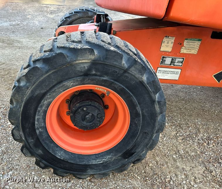 image for item EH7144 2005 JLG 450A Series 2 boom lift