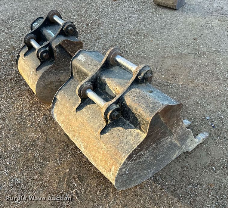 image for item EH7147 (2) Caterpillar excavator buckets