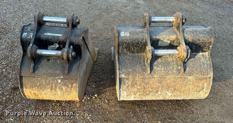 image for item EH7147 (2) Caterpillar excavator buckets