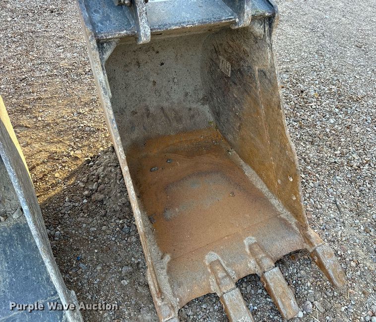 image for item EH7147 (2) Caterpillar excavator buckets