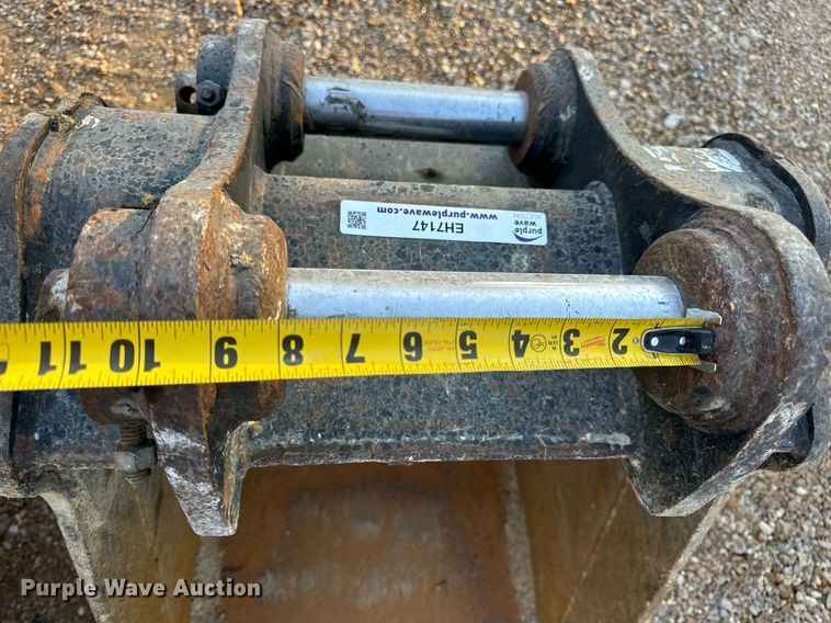 image for item EH7147 (2) Caterpillar excavator buckets