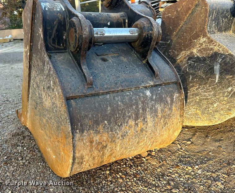 image for item EH7147 (2) Caterpillar excavator buckets