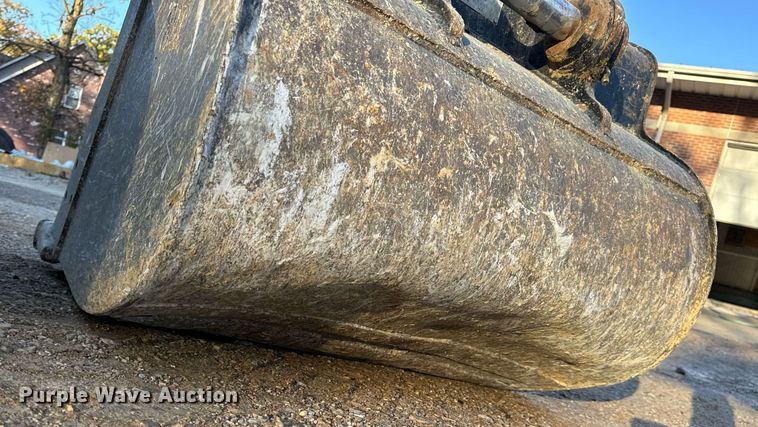 image for item EH7147 (2) Caterpillar excavator buckets