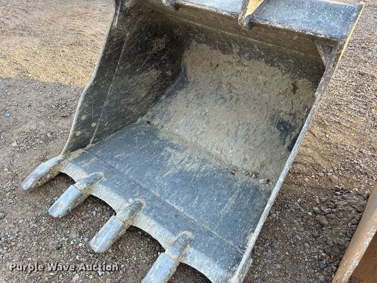 image for item EH7147 (2) Caterpillar excavator buckets