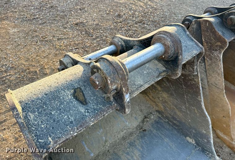 image for item EH7147 (2) Caterpillar excavator buckets