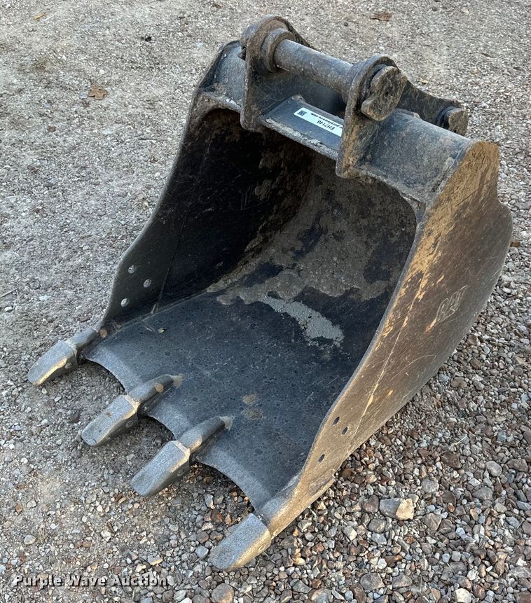 image for item EH7148 Caterpillar excavator bucket