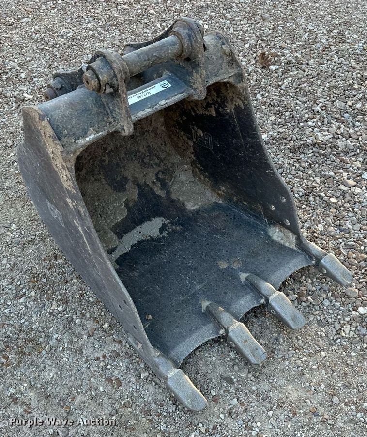 image for item EH7148 Caterpillar excavator bucket