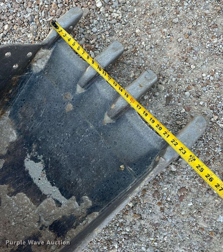 image for item EH7148 Caterpillar excavator bucket