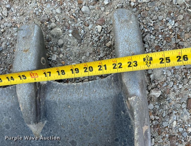 image for item EH7148 Caterpillar excavator bucket