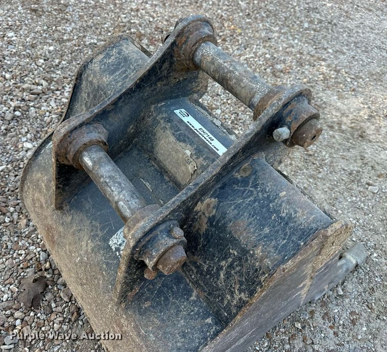 image for item EH7148 Caterpillar excavator bucket