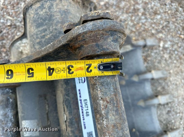 image for item EH7148 Caterpillar excavator bucket