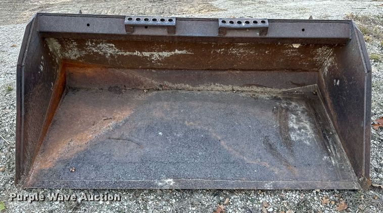 image for item EH7149 Skid steer bucket