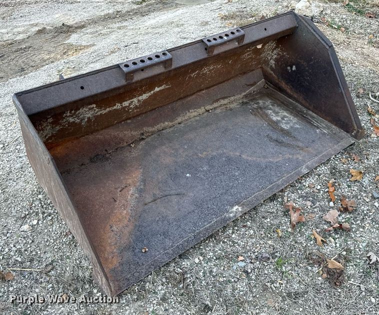 image for item EH7149 Skid steer bucket