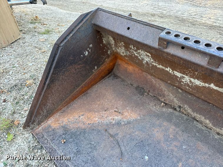 image for item EH7149 Skid steer bucket
