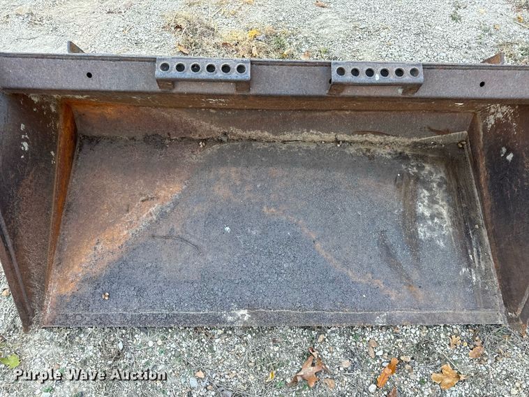 image for item EH7149 Skid steer bucket