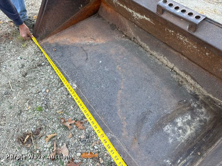 image for item EH7149 Skid steer bucket