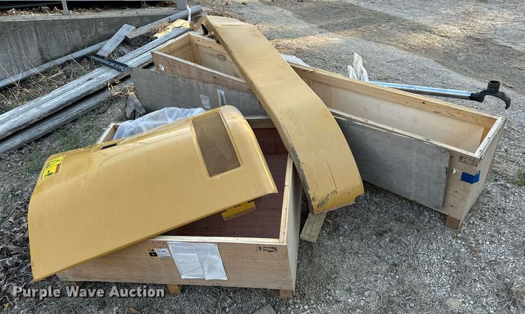 image for item EH7150 Caterpillar excavator parts