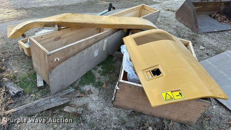 image for item EH7150 Caterpillar excavator parts