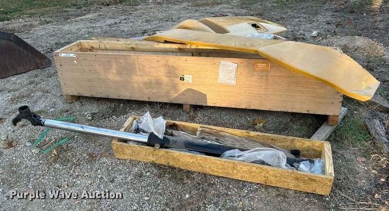 image for item EH7150 Caterpillar excavator parts