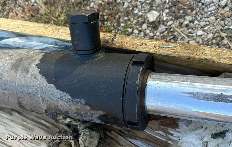 image for item EH7150 Caterpillar excavator parts