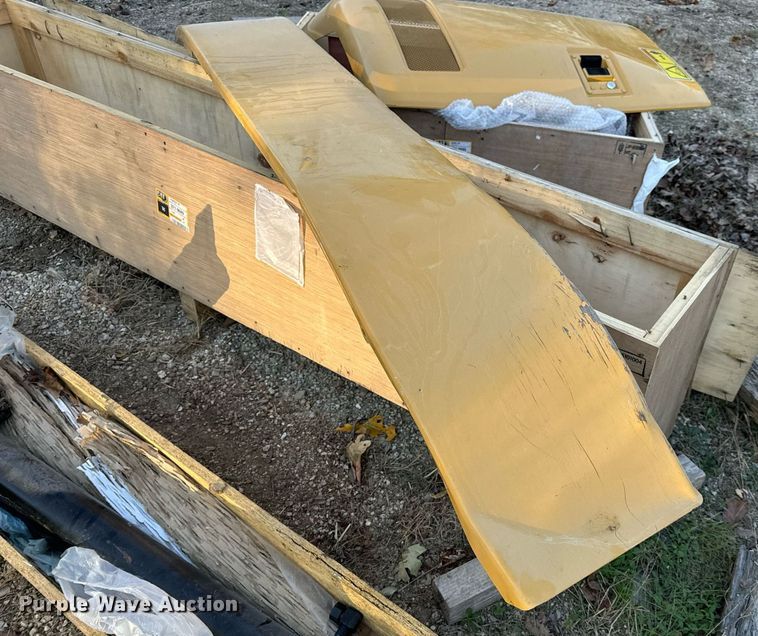 image for item EH7150 Caterpillar excavator parts