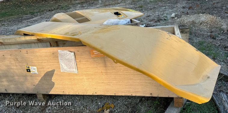 image for item EH7150 Caterpillar excavator parts