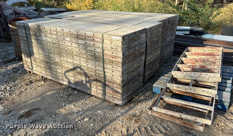 image for item EH7152 Concrete forms