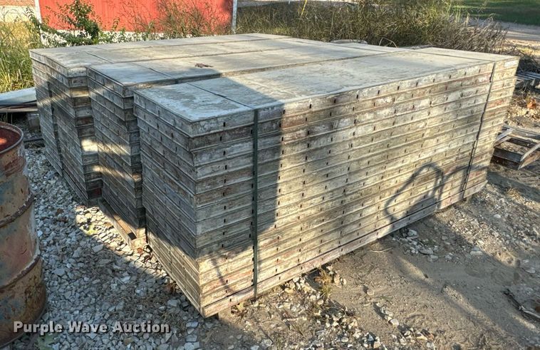 image for item EH7152 Concrete forms