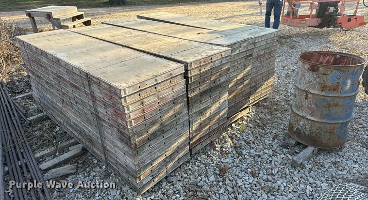 image for item EH7152 Concrete forms