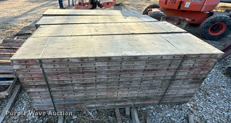 image for item EH7152 Concrete forms