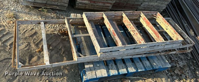 image for item EH7152 Concrete forms