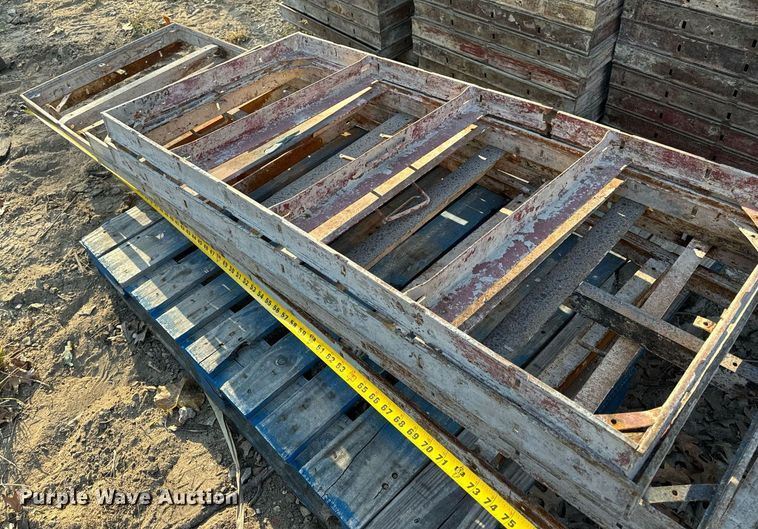 image for item EH7152 Concrete forms