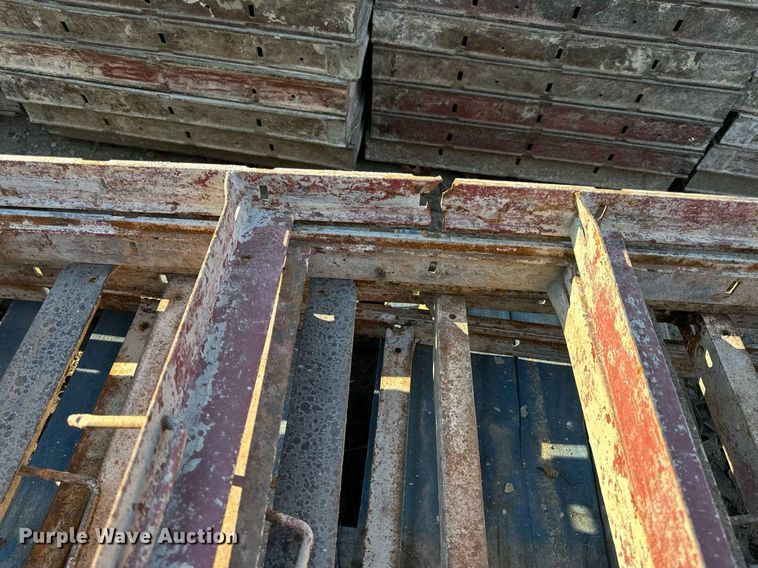 image for item EH7152 Concrete forms