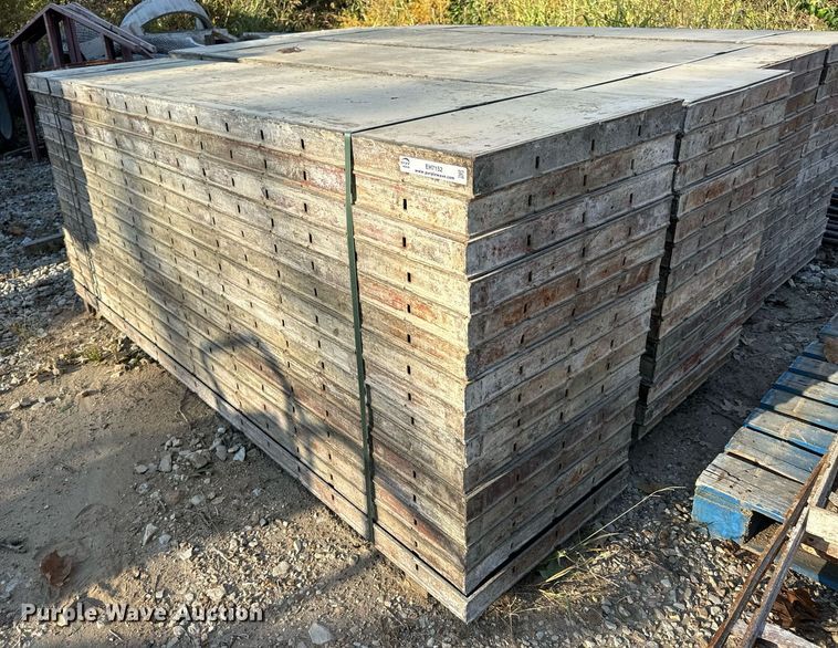 image for item EH7152 Concrete forms