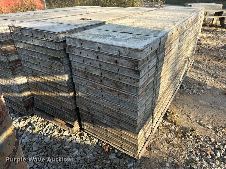 image for item EH7152 Concrete forms