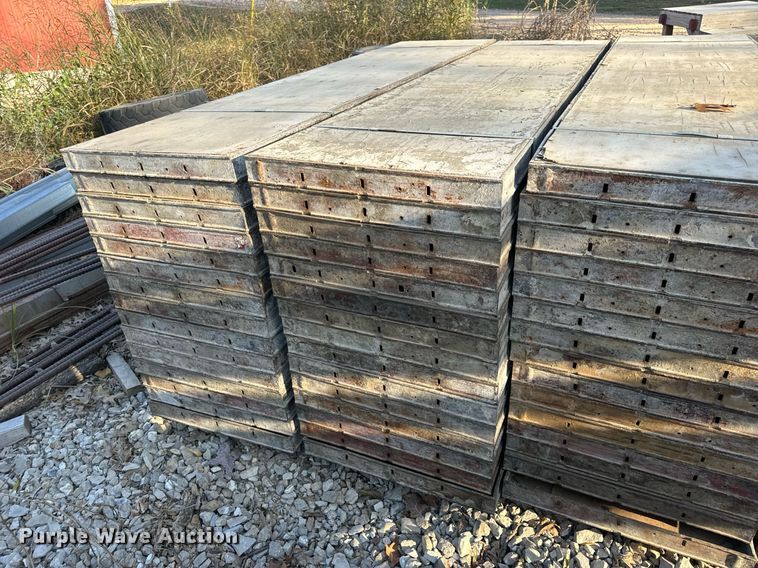 image for item EH7152 Concrete forms